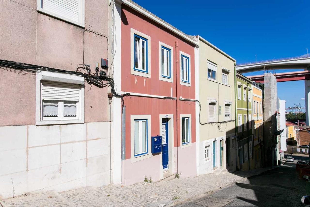Charming Lisbon Home With Terrace St Amaro Exterior photo